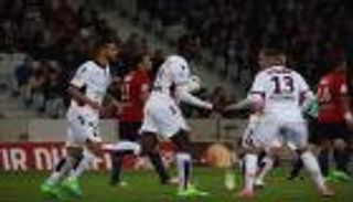 بالوتيللي يقود نيس لوصافة الدوري الفرنسي