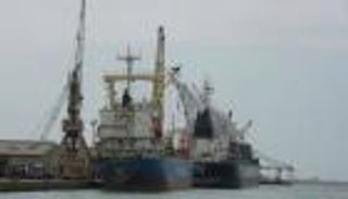 ميناء الحديدة.. نهاية وشيكة لمنفذ الحوثيين على الأسلحة وتهريب البشر