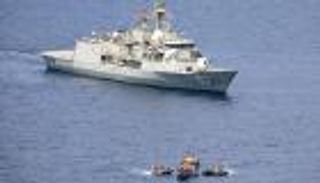 أسطولا الهند والصين يحبطان خطف سفينة تجارية