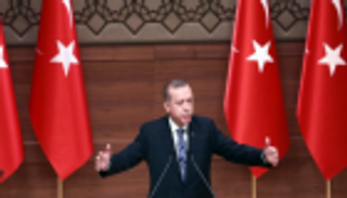 التعديلات الدستورية بتركيا.. انتزاع السلطة من الشعب إلى القصر