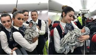 مضيفات يحتفلن بعد ولادة على متن الطائرة