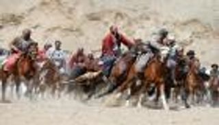 بالصور.. "بزكاشي" لعبة أفغانستان المستمرة رغم الحرب