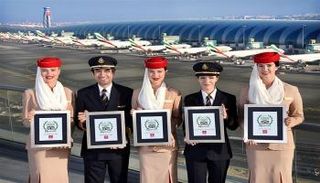 طيران الإمارات الأفضل في العالم