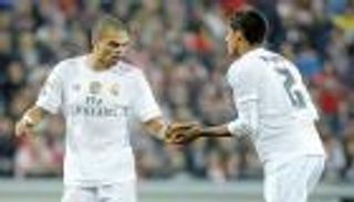 زيدان يعالج مشاكل الريال الدفاعية بـ "الشباب"