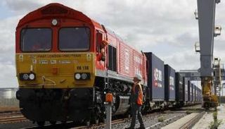 أول قطار شحن يعمل بين بريطانيا والصين