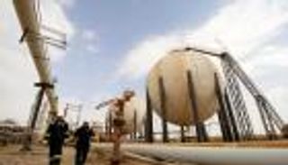 مصر توافق على استيراد النفط من العراق