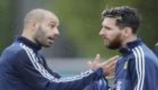 ميسي وماسكيرانو يرفضان تحديد مصير مدرب الأرجنتين