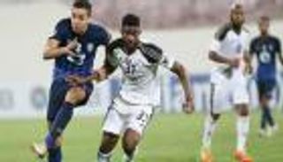 الهلال يهزم الوحدة بركلة جزاء وينتزع الصدارة من الريان