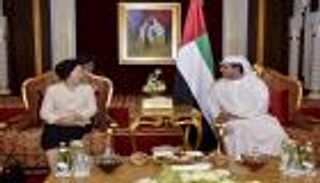 منصور بن زايد يستقبل عضوة المكتب السياسي للحزب الشيوعي الصيني