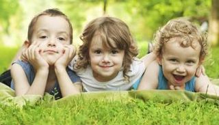 بيل جيتس ونيلسون مانديلا احتلا الترتيب الأوسط بين إخوانهم