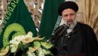 أعدم 4 آلاف.. رئيسي ينافس روحاني بانتخابات الرئاسة الإيرانية