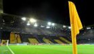 حادث لحافلة دورتموند يهدد مباراته في دوري الأبطال