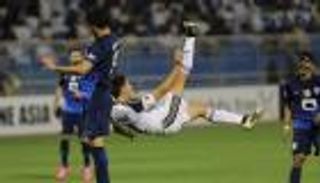 فوز تاريخي للهلال السعودي على الوحدة