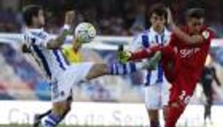 سوسيداد يهزم خيخون بثلاثية على ملعب أنويتا