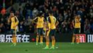 بالفيديو.. جماهير أرسنال للاعبين: لا تستحقوا القميص