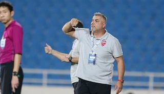 كوزمين مدرب الأهلي الإماراتي