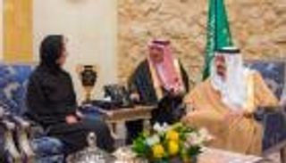 خادم الحرمين الشريفين يستقبل وفدا من البرلمان البريطاني
