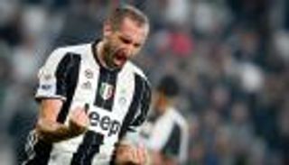 برشلونة يعيد كيلليني للتسجيل في الأبطال بعد 8 سنوات