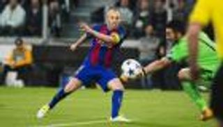 بوفون يصف تصديه لإنفراد إنييستا بالأصعب في مسيرته