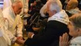 بابا الفاتيكان يقضي أسبوع الآلام مع المافيا