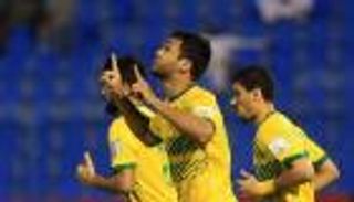 سانتوس يسجل للخليج "هاتريك تاريخي" بالدوري السعودي