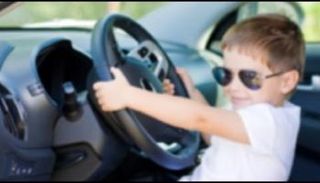 الطفل اصطحب شقيقته في رحلة إلى ماكدونالدز