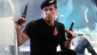 سيلفستر ستالون يتهم شركة إنتاج "رجل الدمار" بالاحتيال بعد 24 عاما