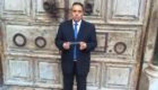 بالصور.. مسلمون يحملون مفاتيح كنيسة القيامة منذ 830 عاما