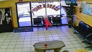 لحظة إطلاق النار على الطفلة