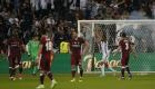 ليون يقلب الطاولة على بشكتاش في دقيقتين 