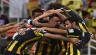 اتحاد جدة يكتسح القادسية ويتقدم للوصافة