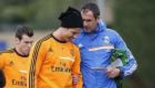 مدرب سوانزي يطالب لاعبيه بالاقتداء برونالدو لتجنب الهبوط