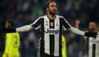 هيجوايين يتخطى حاجز الـ200 هدف في الدوريات الكبرى