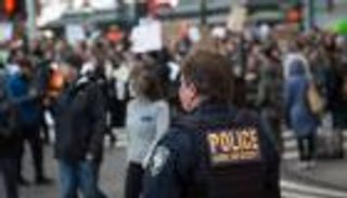 مؤشرات تشجع ترامب على زيادة وتشديد حملته ضد الهجرة