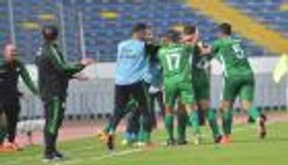 الرجاء يخسر ويهدر فرصة تصدر الدوري المغربي