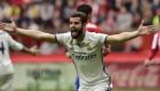 صحيفة كتالونية تهاجم حكم مباراة الريال وخيخون