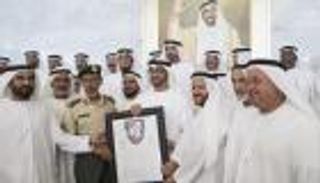 محمد بن زايد يلتقي الدفعة الأولى من خريجي كلية زايد الثاني العسكرية