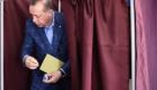 بالصور.. أردوغان مغازلا العلمانيين: التصويت بنعم يحقق حلم أتاتورك