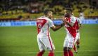 فالكاو يقود موناكو للانفراد بصدارة الدوري الفرنسي