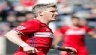 بالفيديو.. 3 مباريات لشفاينشتايجر تعادل مشواره مع يونايتد