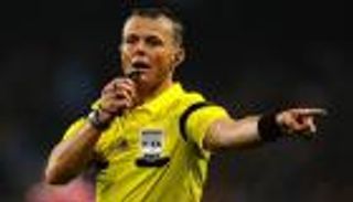 "حكم العاشرة" يدير مباراة برشلونة ويوفنتوس