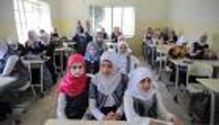 بالصور.. تلميذات الموصل: داعش علمنا القتال