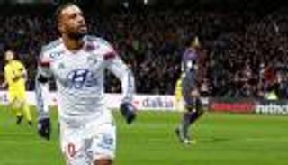 دورتموند ينافس أرسنال على نجم ليون