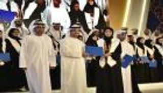 منصور بن زايد يكرم 184 طالبا وطالبة من خريجي البعثات الدراسية