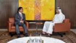 عبدالله بن زايد يستقبل المستشار الخاص لرئيس الوزراء الياباني