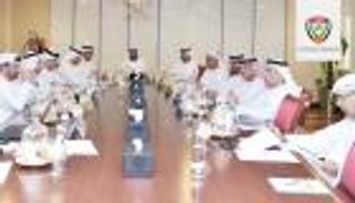 مدرب لاتيني "مجهول الهوية" يقود منتخب الإمارات 