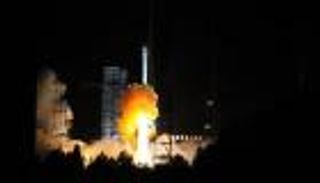 الصين تطلق أول مركبة شحن فضائية