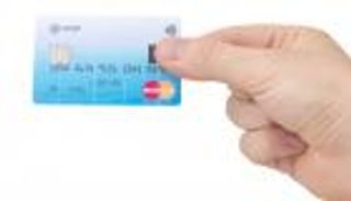 بالصور.. ماستر كارد تطلق بطاقة دفع بتقنية البصمة