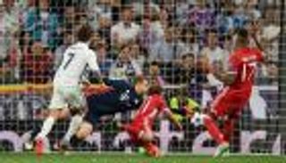 3 سيناريوهات قاسية للريال حال عدم طرد فيدال