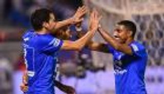 الهلال يستطلع الدوري بالتقدم في الشوط الأول على الشباب
